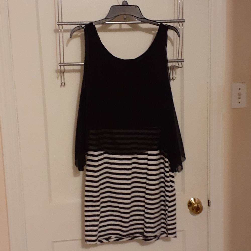 Dress - Picture 2 of 4